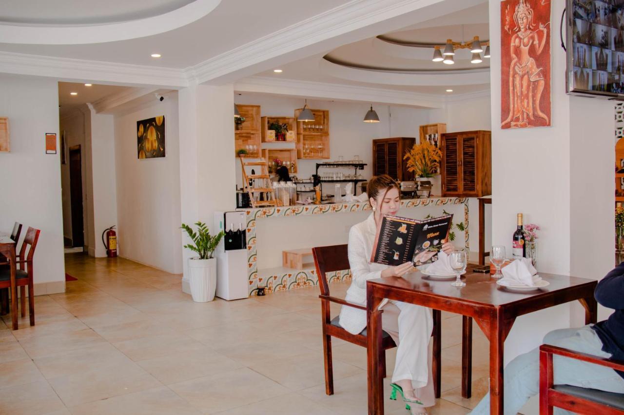 White Corner Hotel Phnom Penh Dış mekan fotoğraf