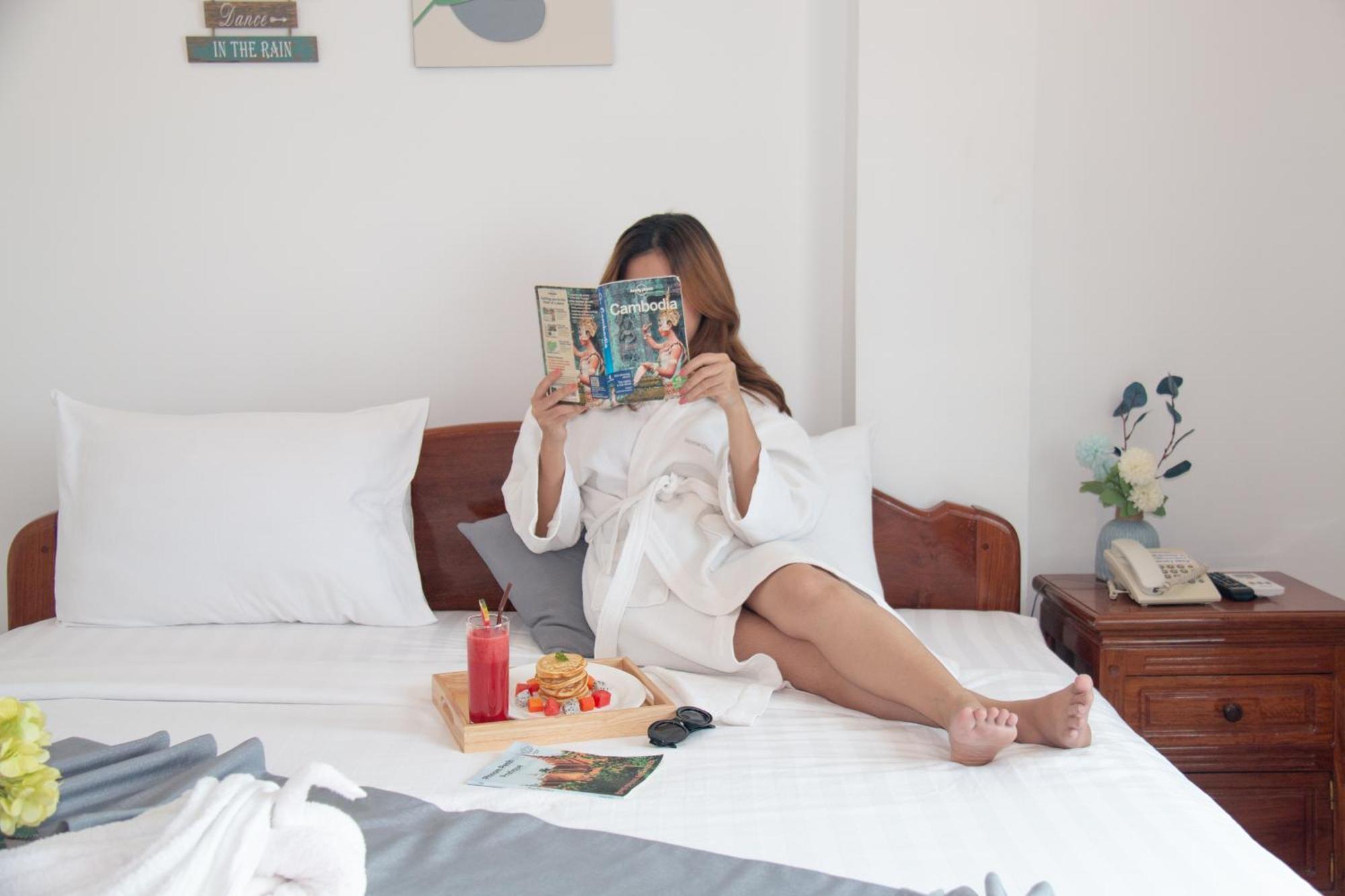 White Corner Hotel Phnom Penh Dış mekan fotoğraf